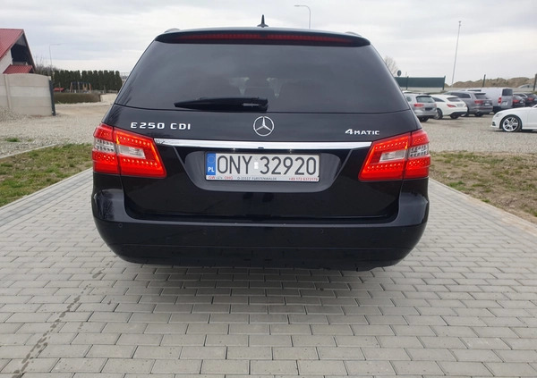 Mercedes-Benz Klasa E cena 52500 przebieg: 252000, rok produkcji 2012 z Włodawa małe 562